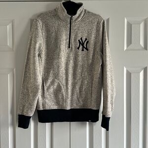 ‘47 Men’s Grey Half Zip NY Yankees Pullover Grey Sweatshirt